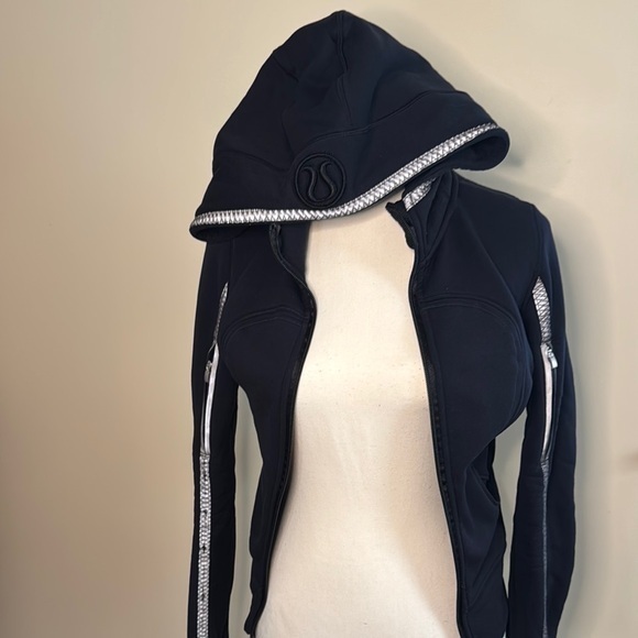 lululemon athletica Sweaters - LULULEMON Omega Arms Full Zip Hoodie Sweatshirt Black Women’s Size 4
